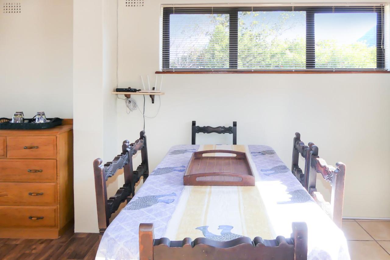 Shalom Self Catering Hotel Kleinmond Exterior photo