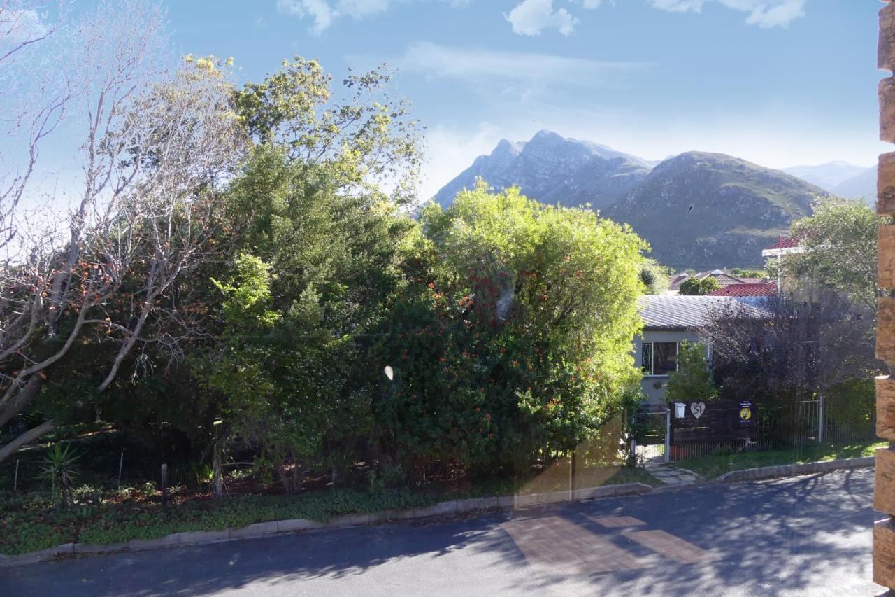 Shalom Self Catering Hotel Kleinmond Exterior photo